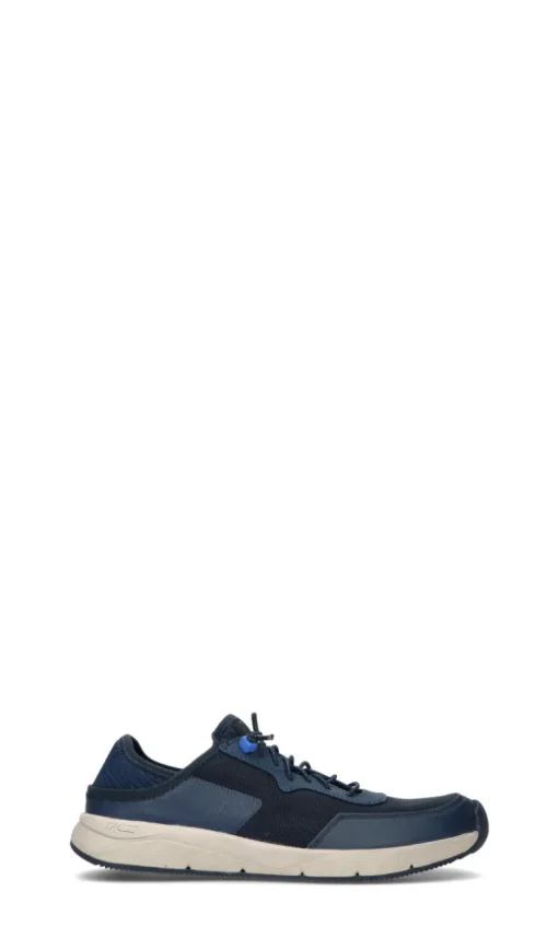 CLARKS ESSENTIALS